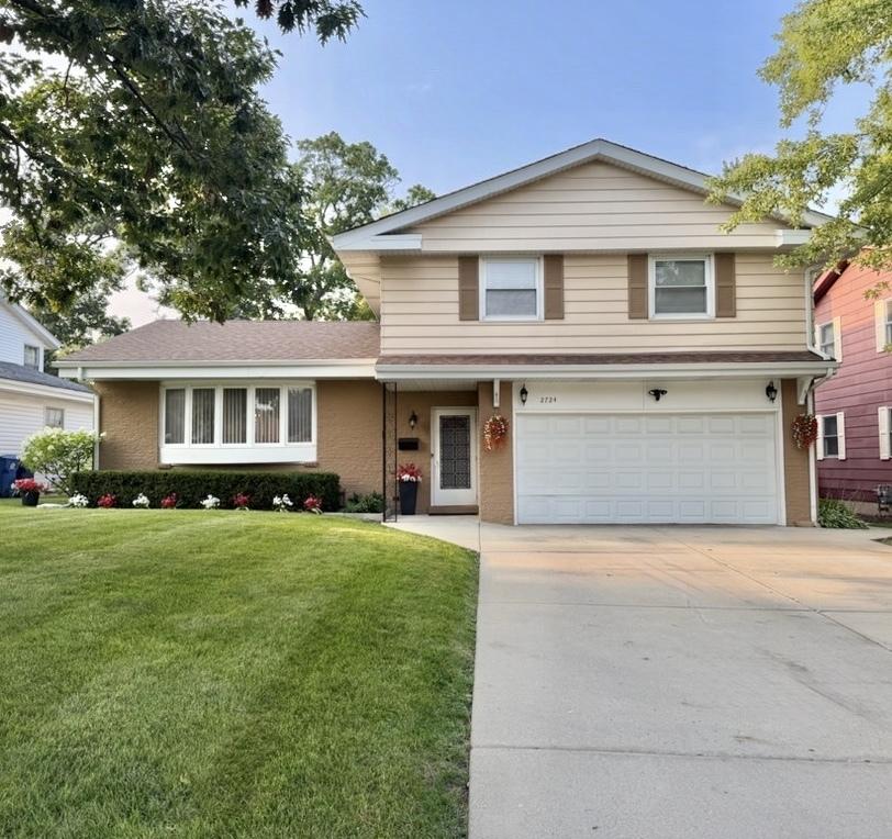2724 Hyde Park Ave., Waukegan, IL 60085