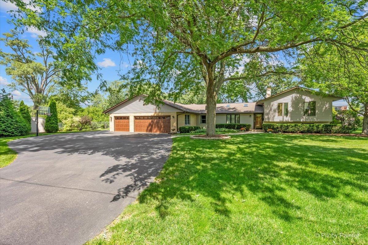 152 Jacquelyn Dr., Bensenville, IL 60106