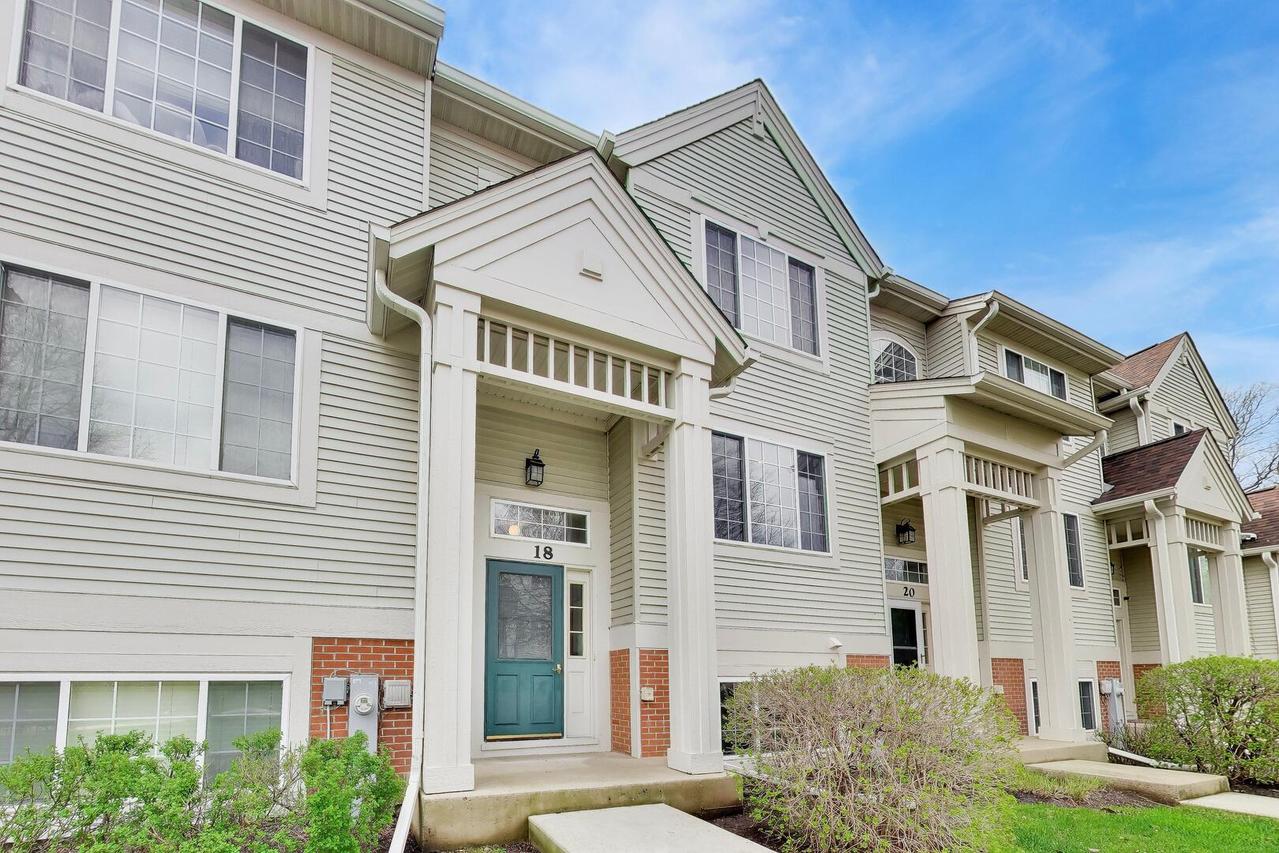 18 New Haven Dr., Cary, IL 60013