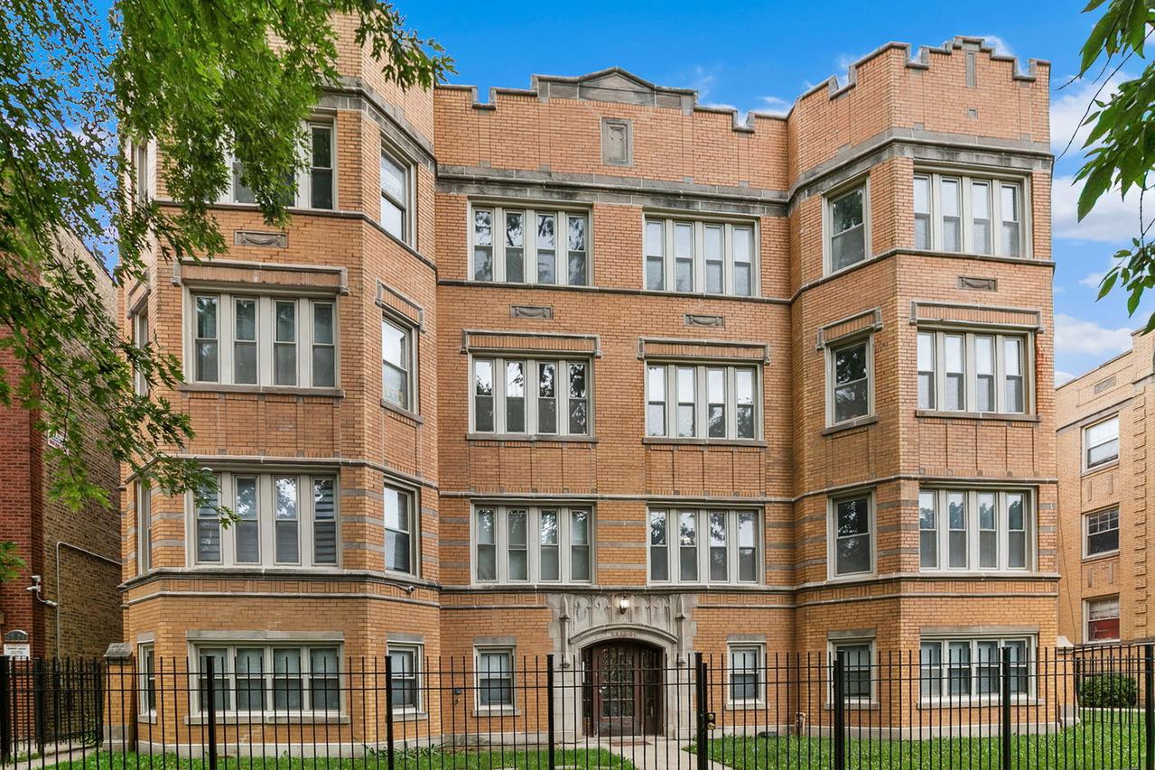 6230 N Mozart St. #1N, Chicago, IL 60659