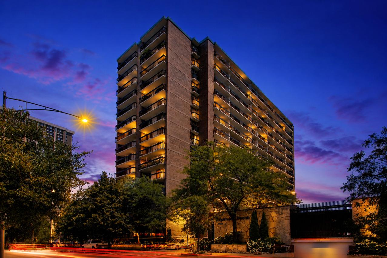 5901 N Sheridan Rd. #16C, Chicago, IL 60660