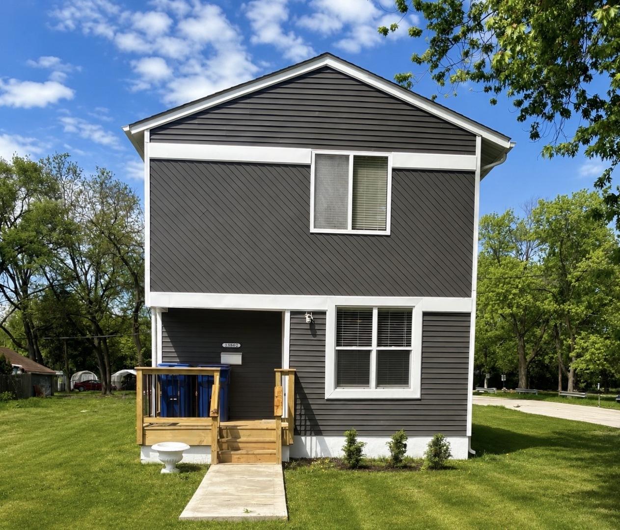13802 Seeley Ave., Blue Island, IL 60406