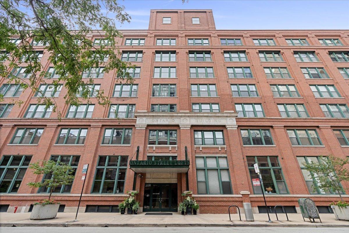 411 W Ontario St. #420, Chicago, IL 60654