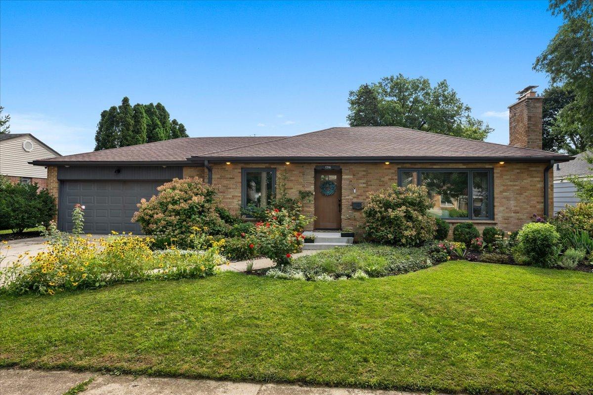 1316 S 4th St., St. Charles, IL 60174