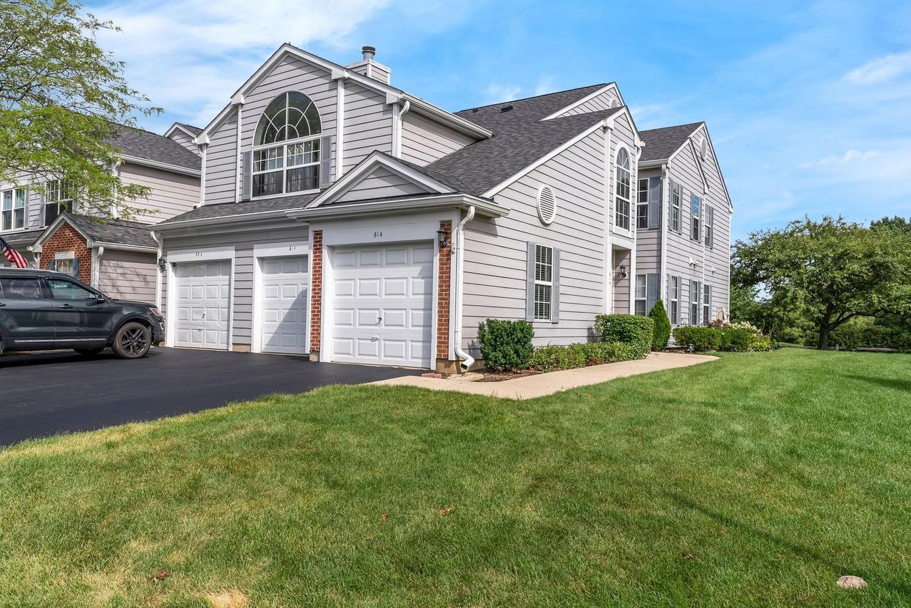 61 Adams Ct. #A, Streamwood, IL 60107