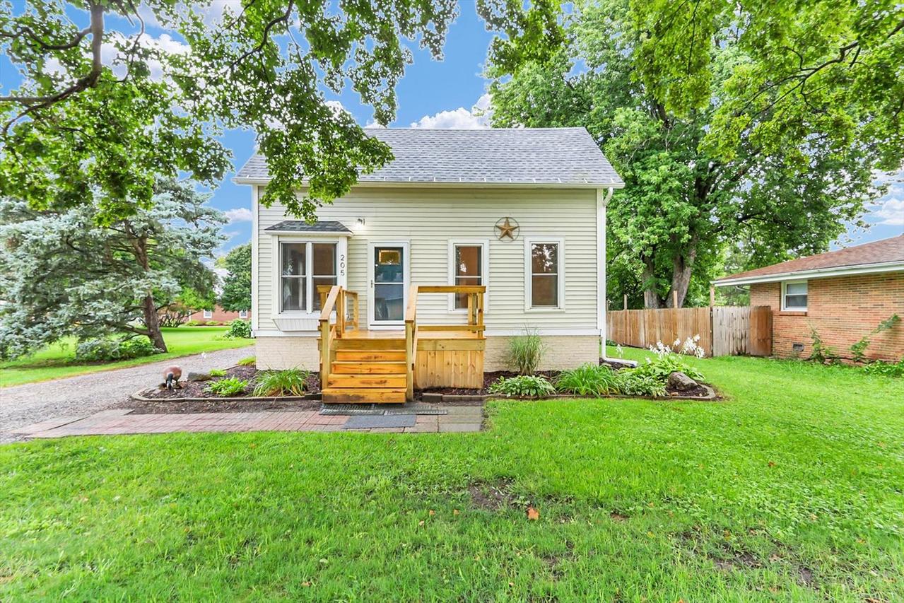 205 E South St., Mansfield, IL 61854