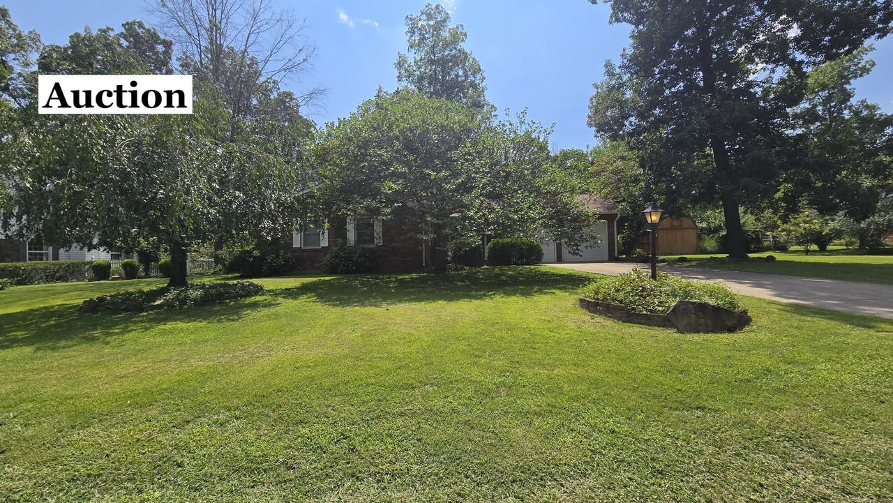 603 Country Club Ln., Carterville, IL 62918