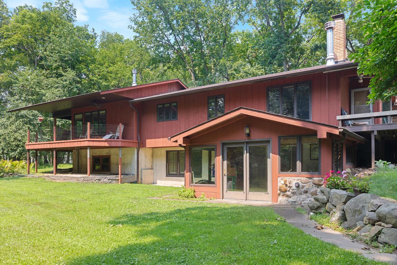 9434 E Fowler Rd., Rochelle, IL 61068