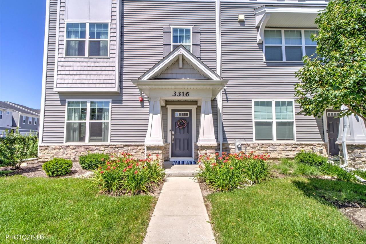 3316 Trillium Cir., Rolling Meadows, IL 60008