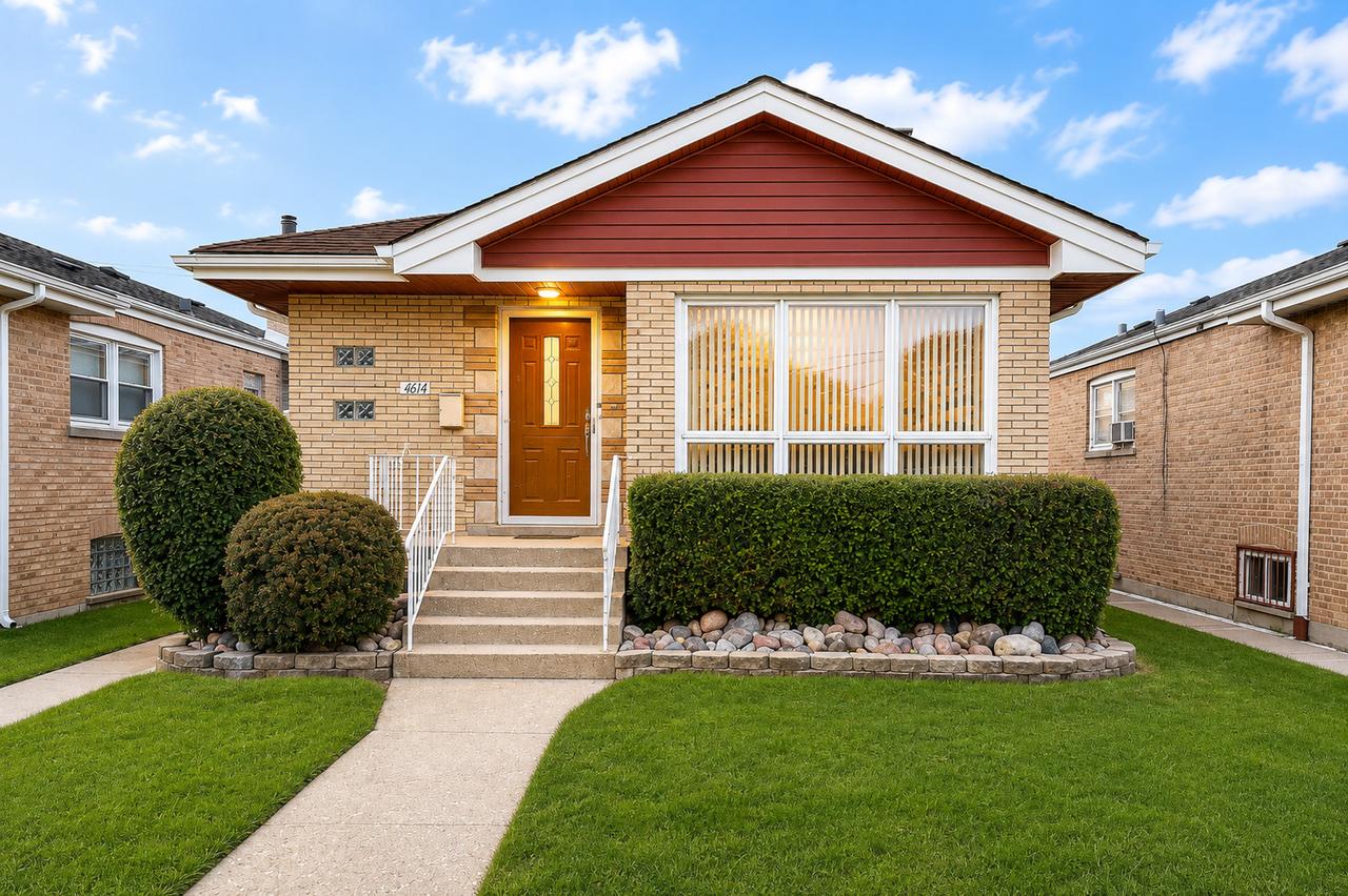 4614 W 87th St., Chicago, IL 60652