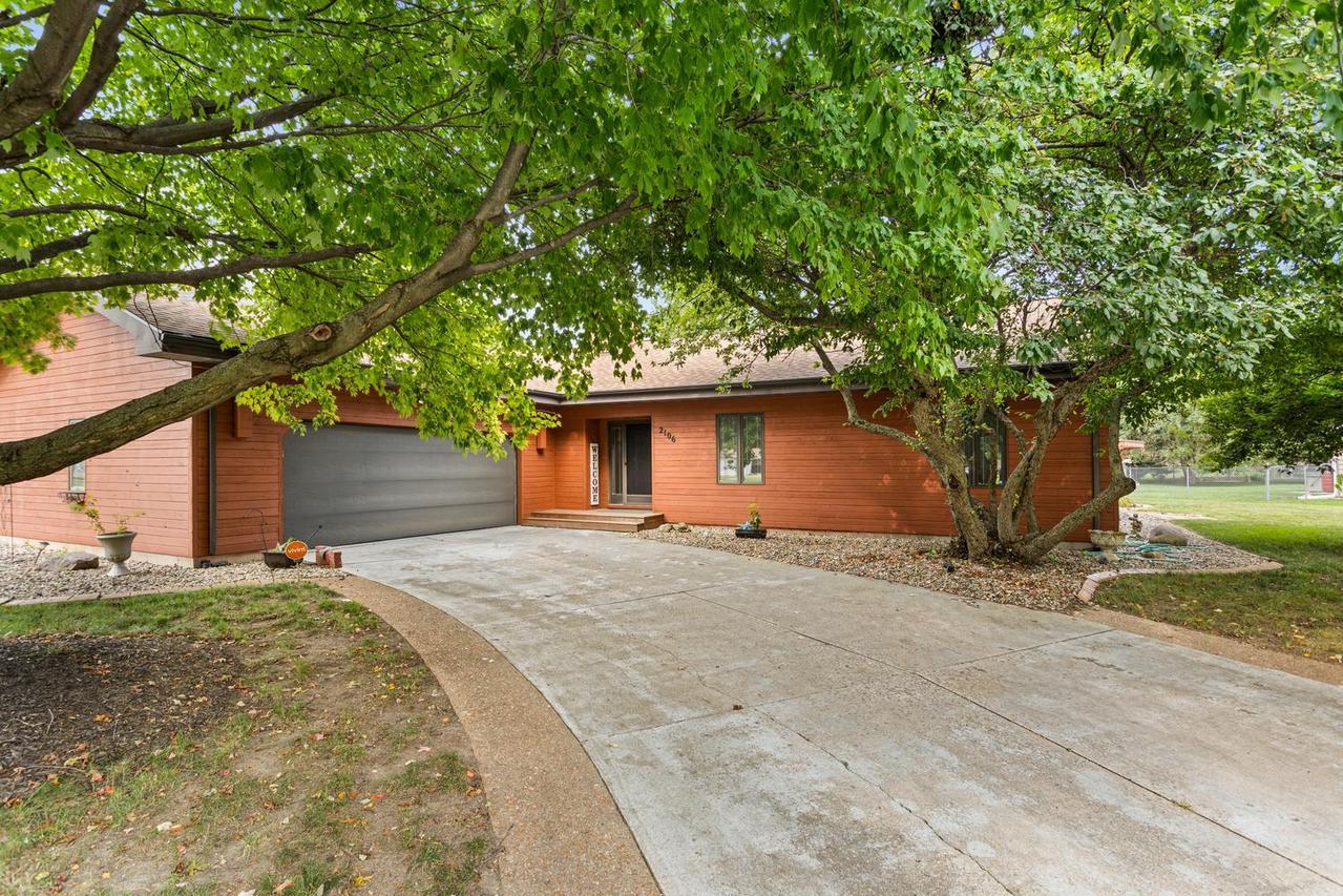 2106 Hagan Blvd., Urbana, IL 61801