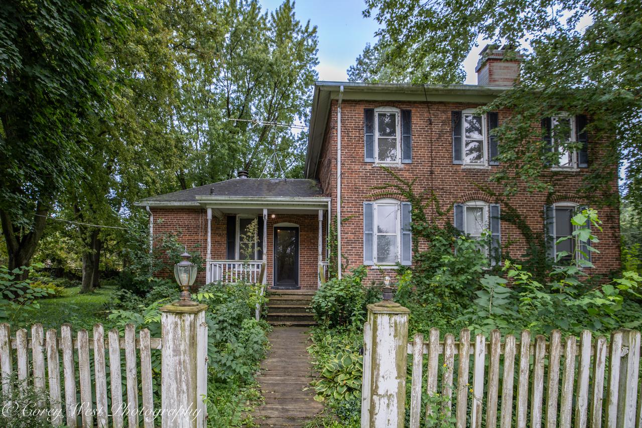300 S Main St., Kingston, IL 60145