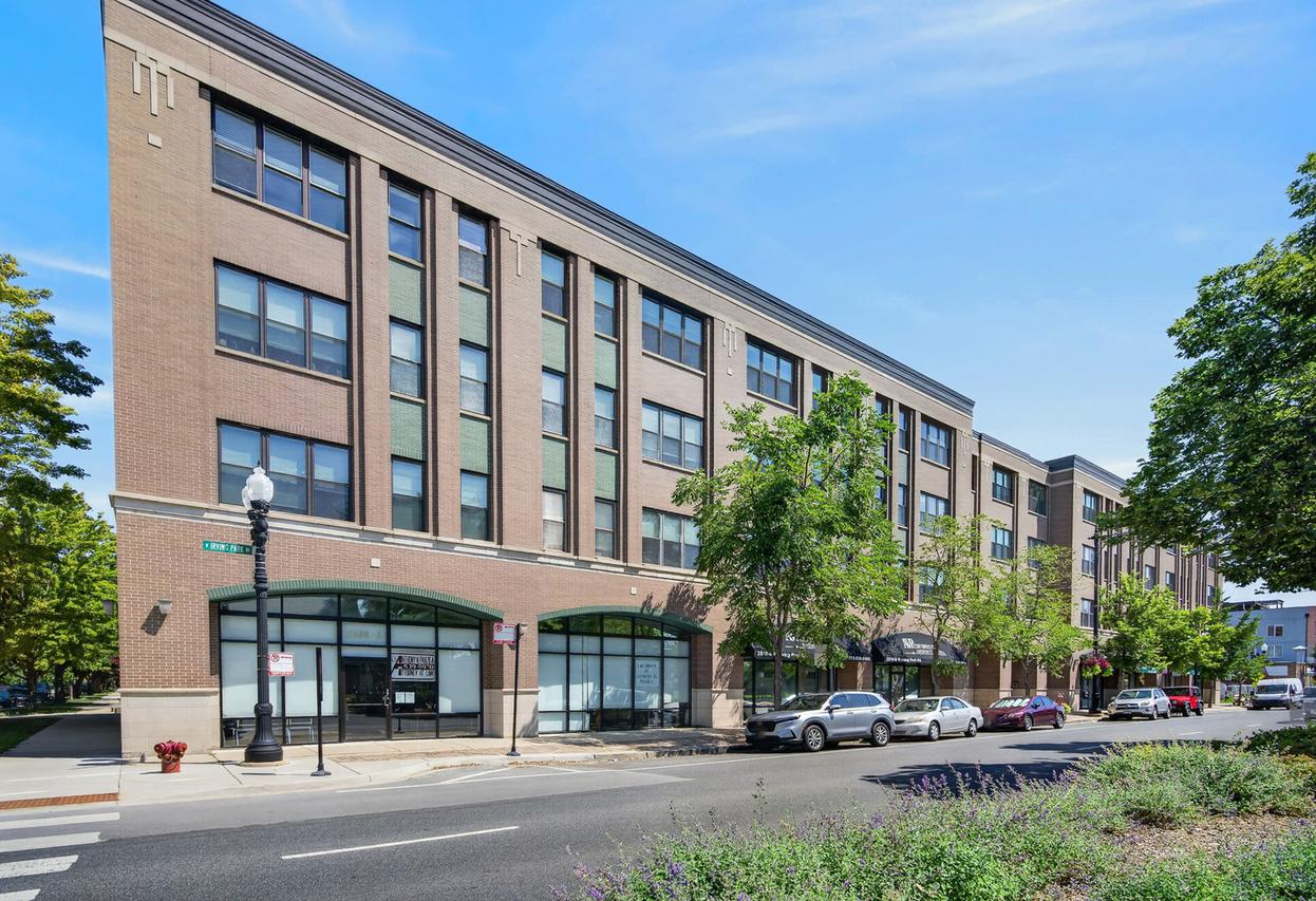 2510 W Irving Park Rd. #303, Chicago, IL 60618