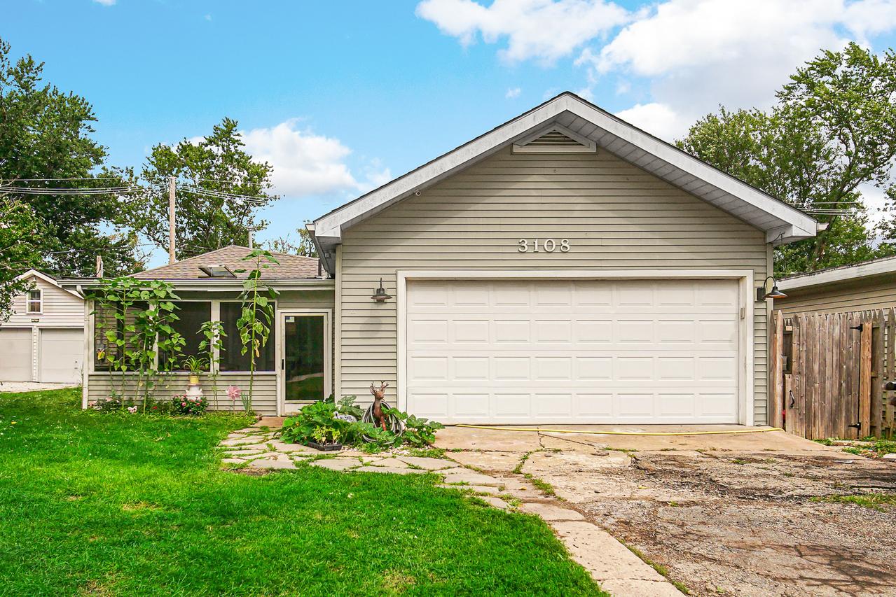 3108 S Woods Ave., Mchenry, IL 60051