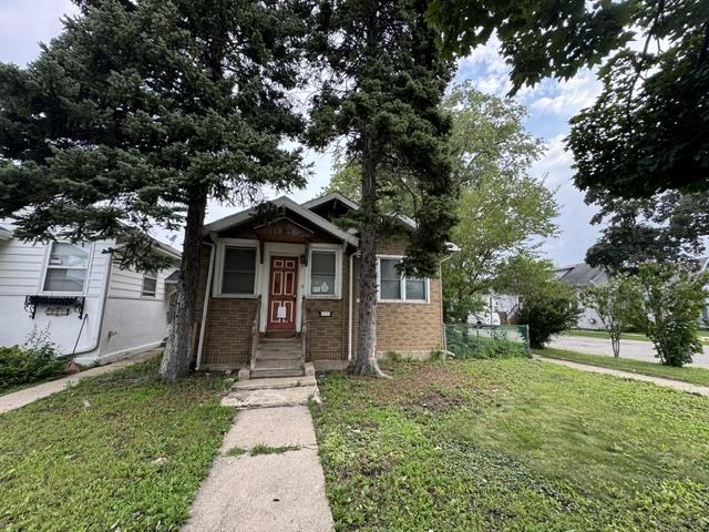 5500 W Warwick Ave., Chicago, IL 60641
