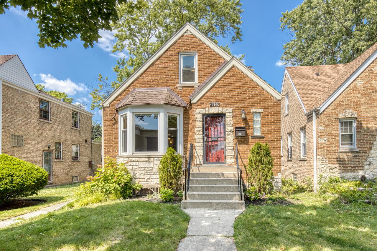 2850 W Chase Ave., Chicago, IL 60645