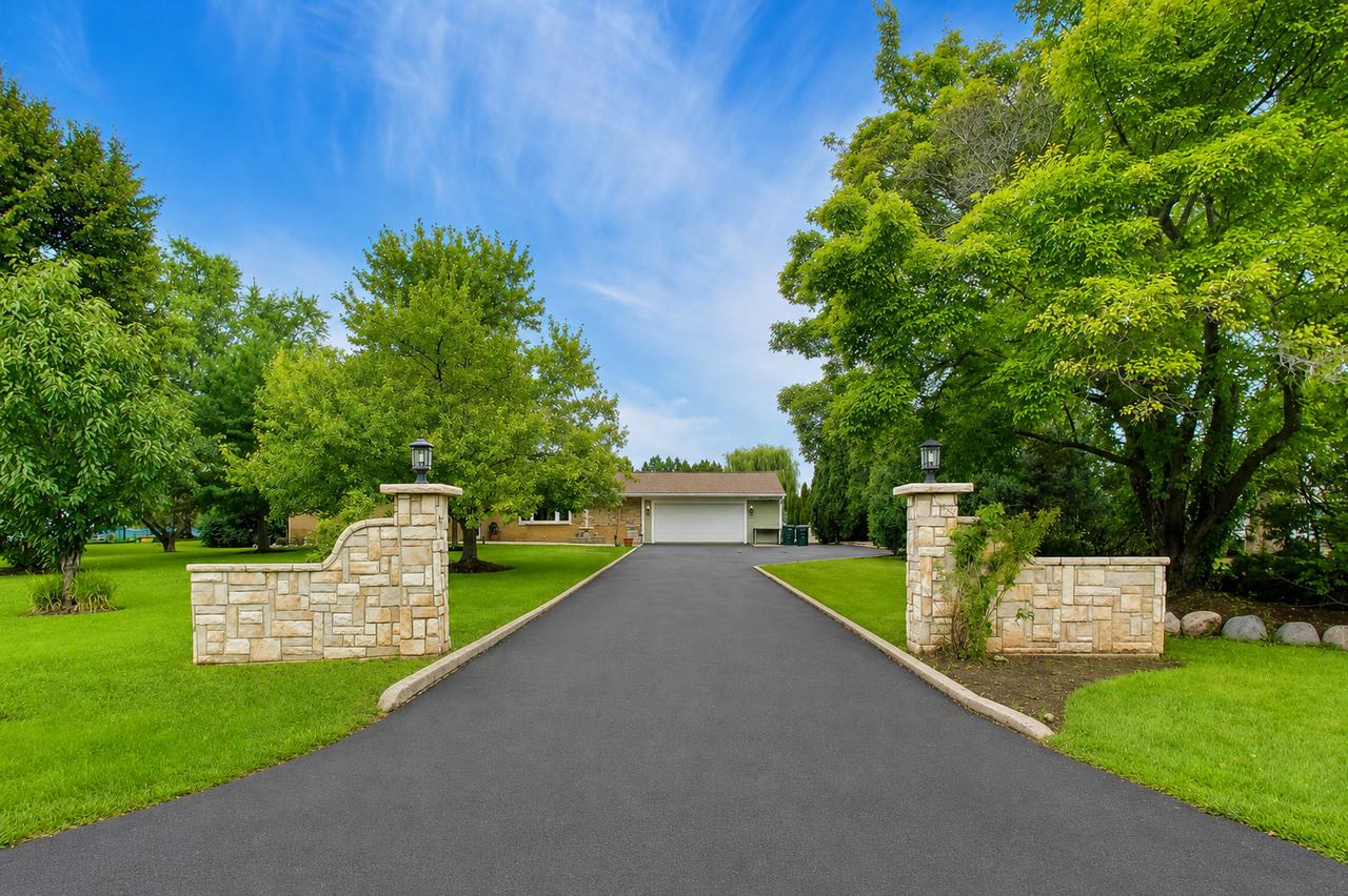 2940 Valley View Rd., Gurnee, IL 60031