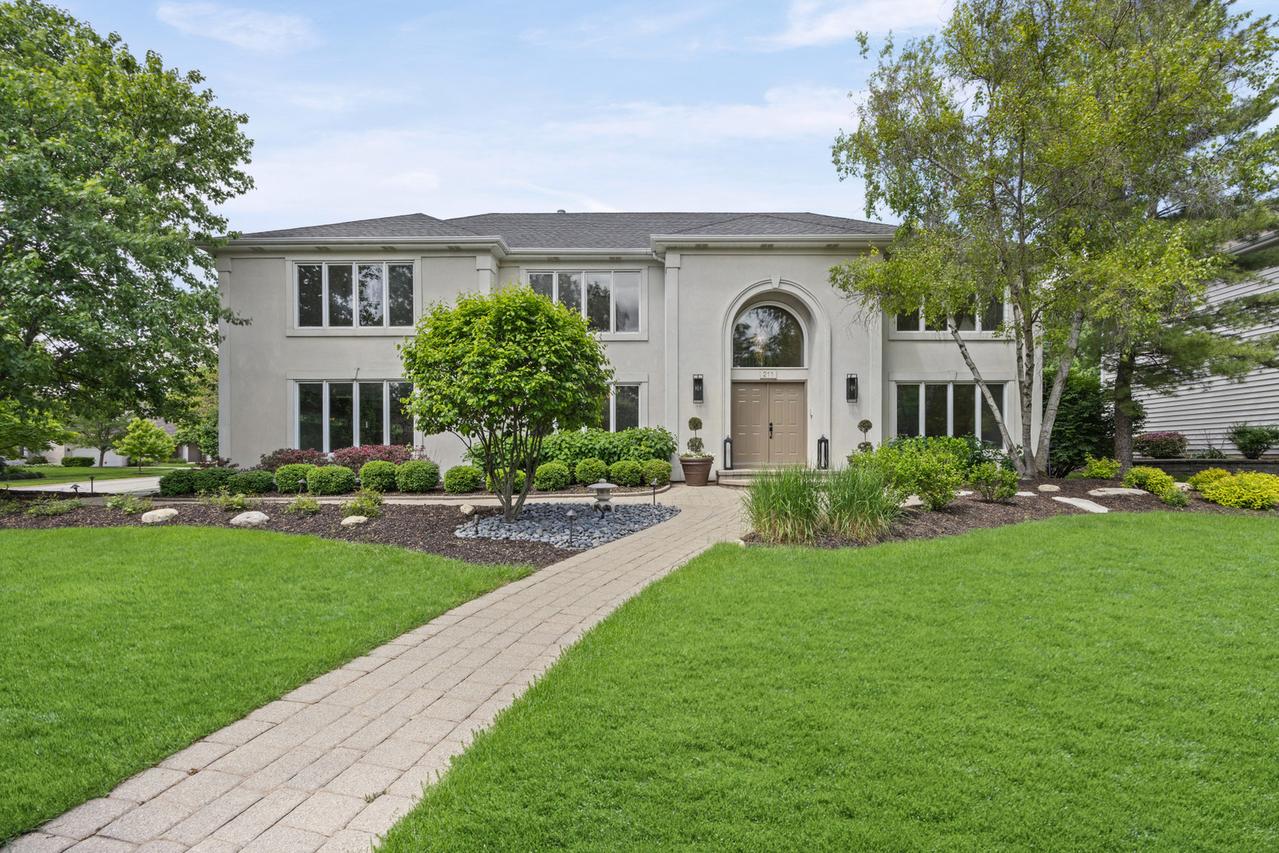211 Millcreek Ln., Naperville, IL 60540