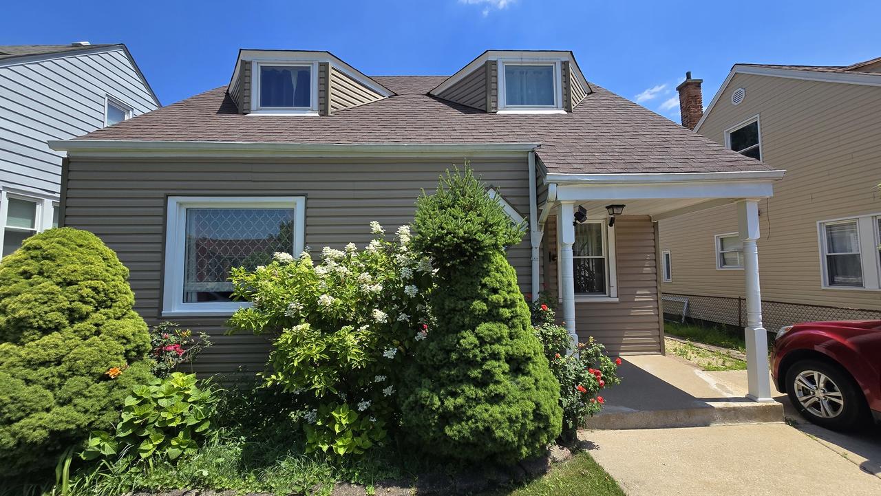 8751 S Sacramento Ave., Evergreen Park, IL 60805