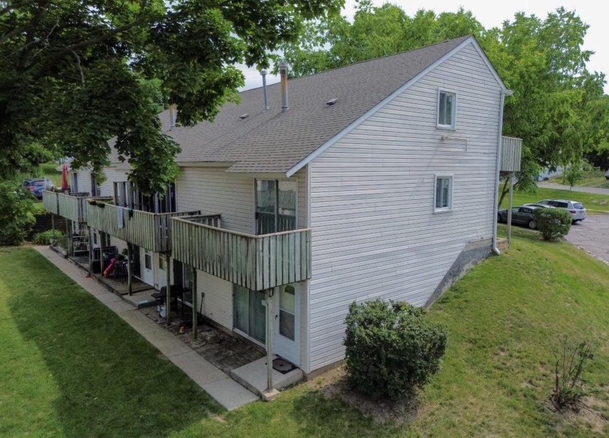 89 Maude Ave., Fox Lake, IL 60020