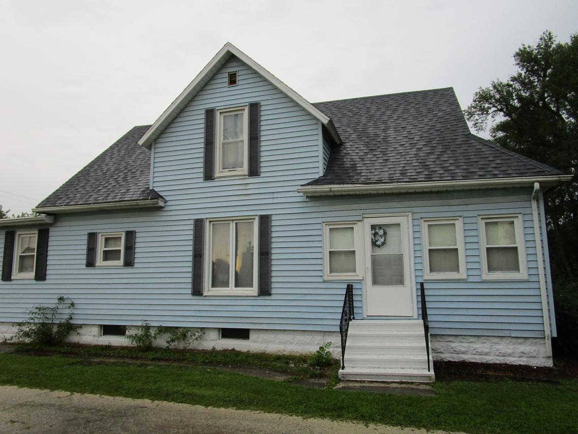 321 E Cleveland St., Cullom, IL 60929