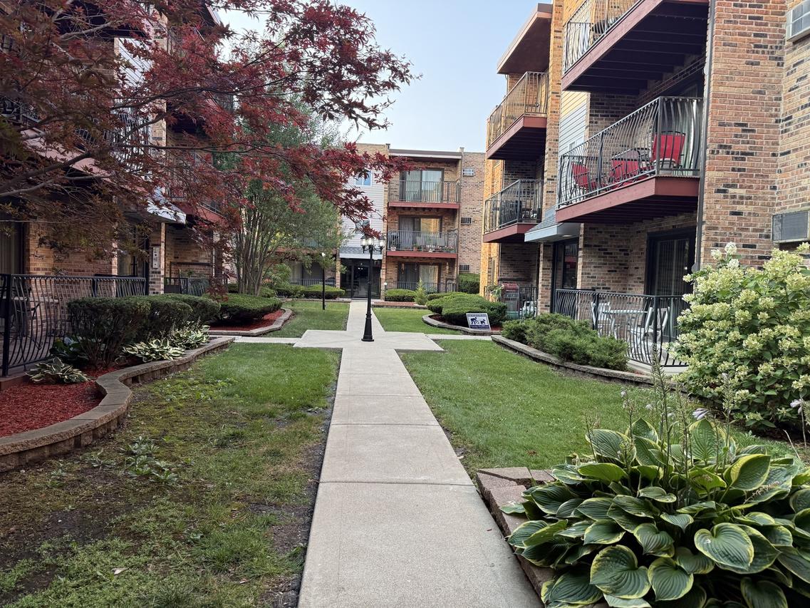 4550 W 57th St. #3E1, Chicago, IL 60629