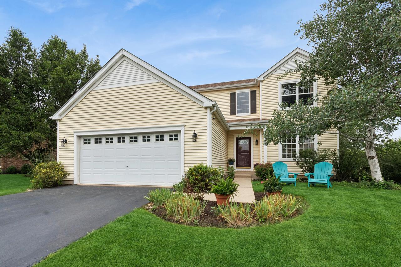 2318 W Cascade Cir., Round Lake, IL 60073