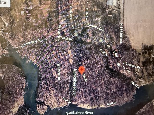 0000 Oak Dr., Momence, IL 60954