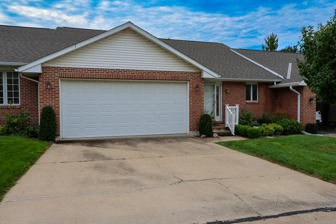 503 Donegal Dr., Quincy, IL 62305