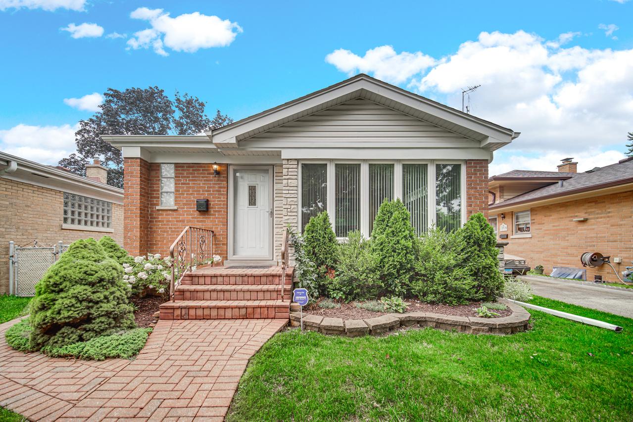 5526 Washington St., Morton Grove, IL 60053