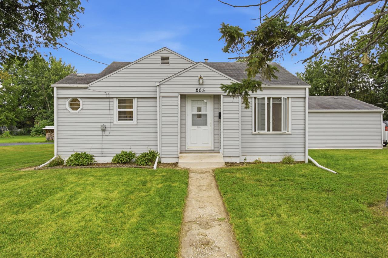 203 Pearl Ave., Loves Park, IL 61111
