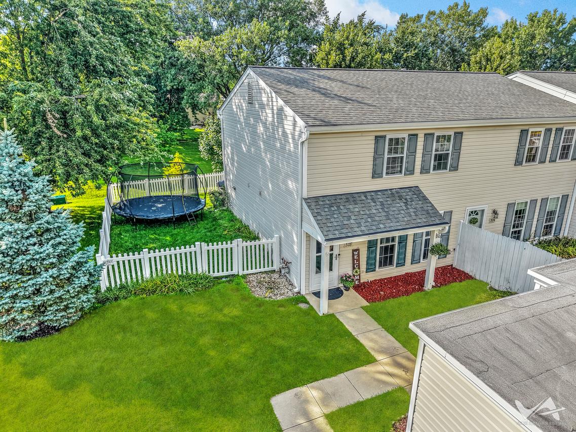 378 Rodenburg Rd., Roselle, IL 60172
