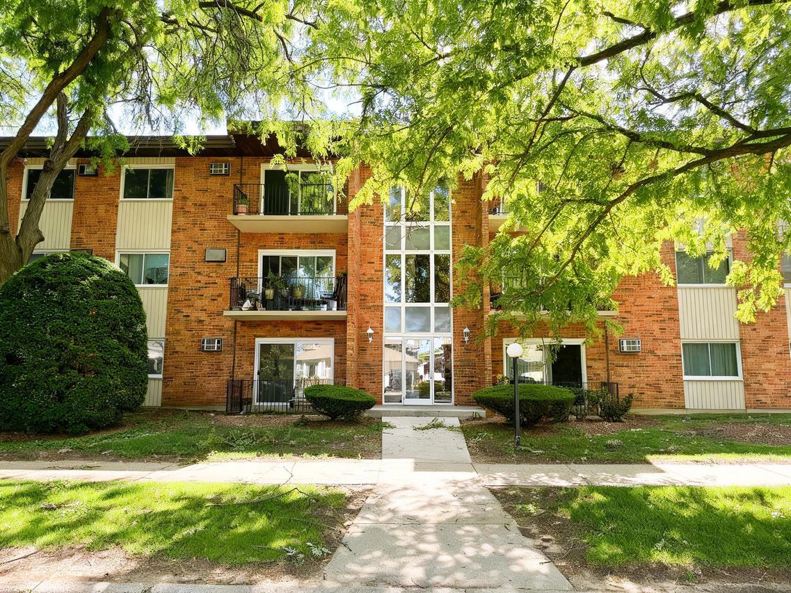 9723 S Keeler Ave. #308, Oak Lawn, IL 60453