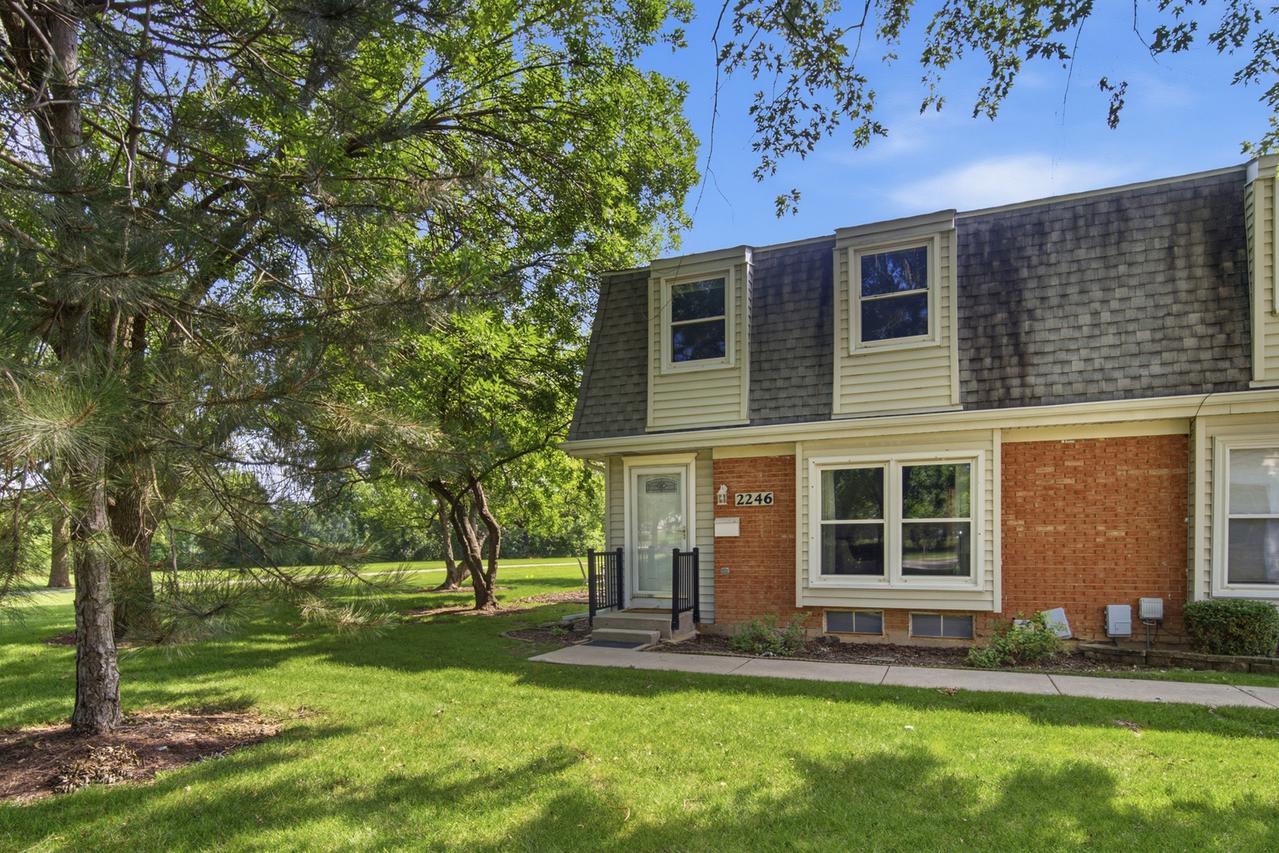 2246 Brent Ct., Schaumburg, IL 60194
