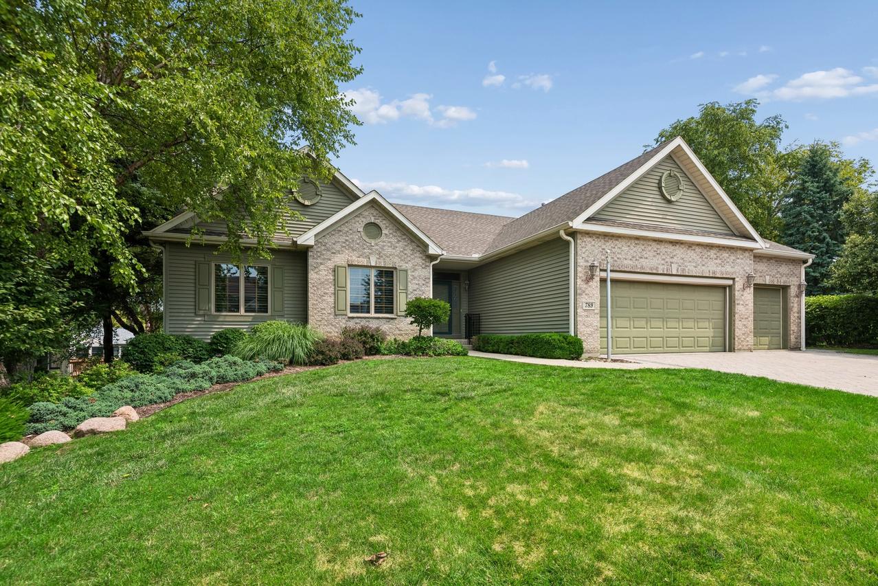 789 Woodland Dr., Antioch, IL 60002