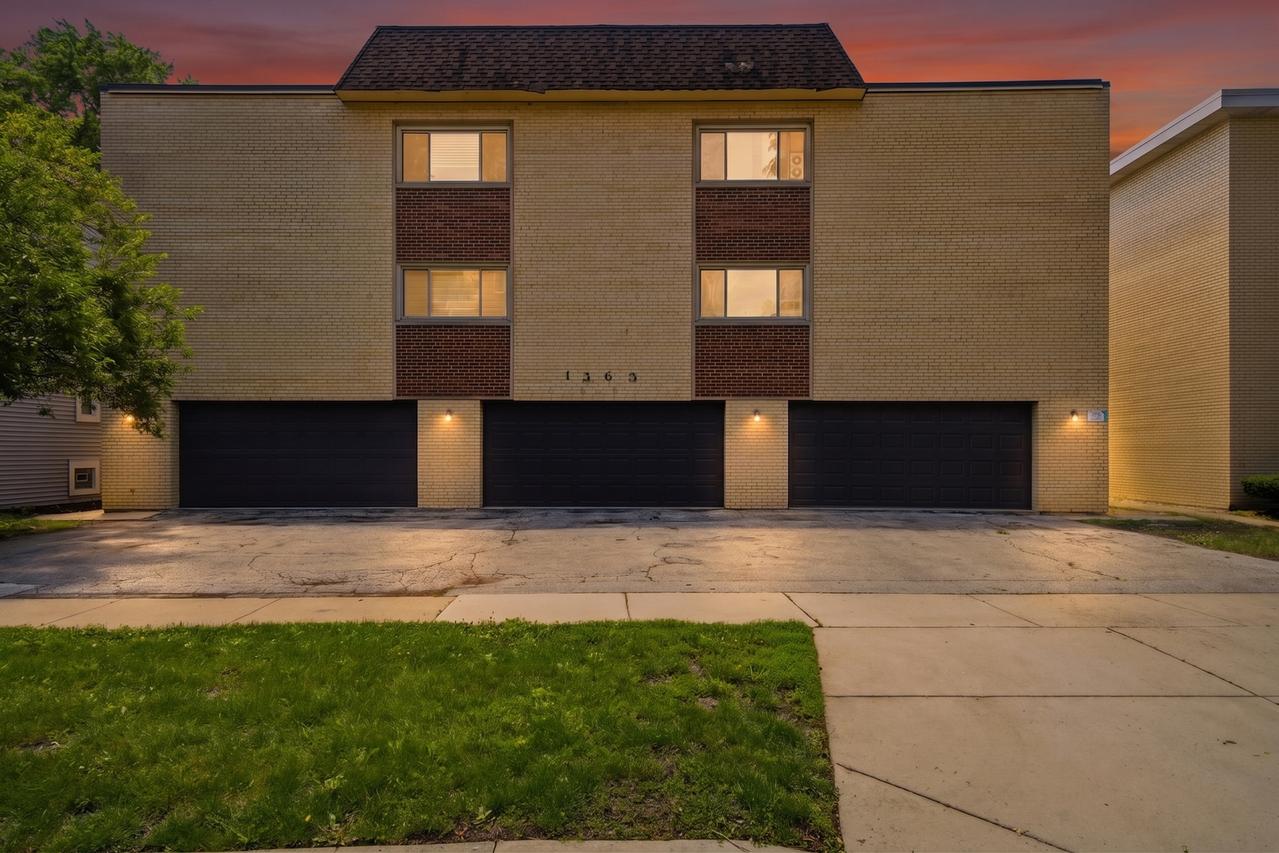 1363 Perry St. #3A, Des Plaines, IL 60016