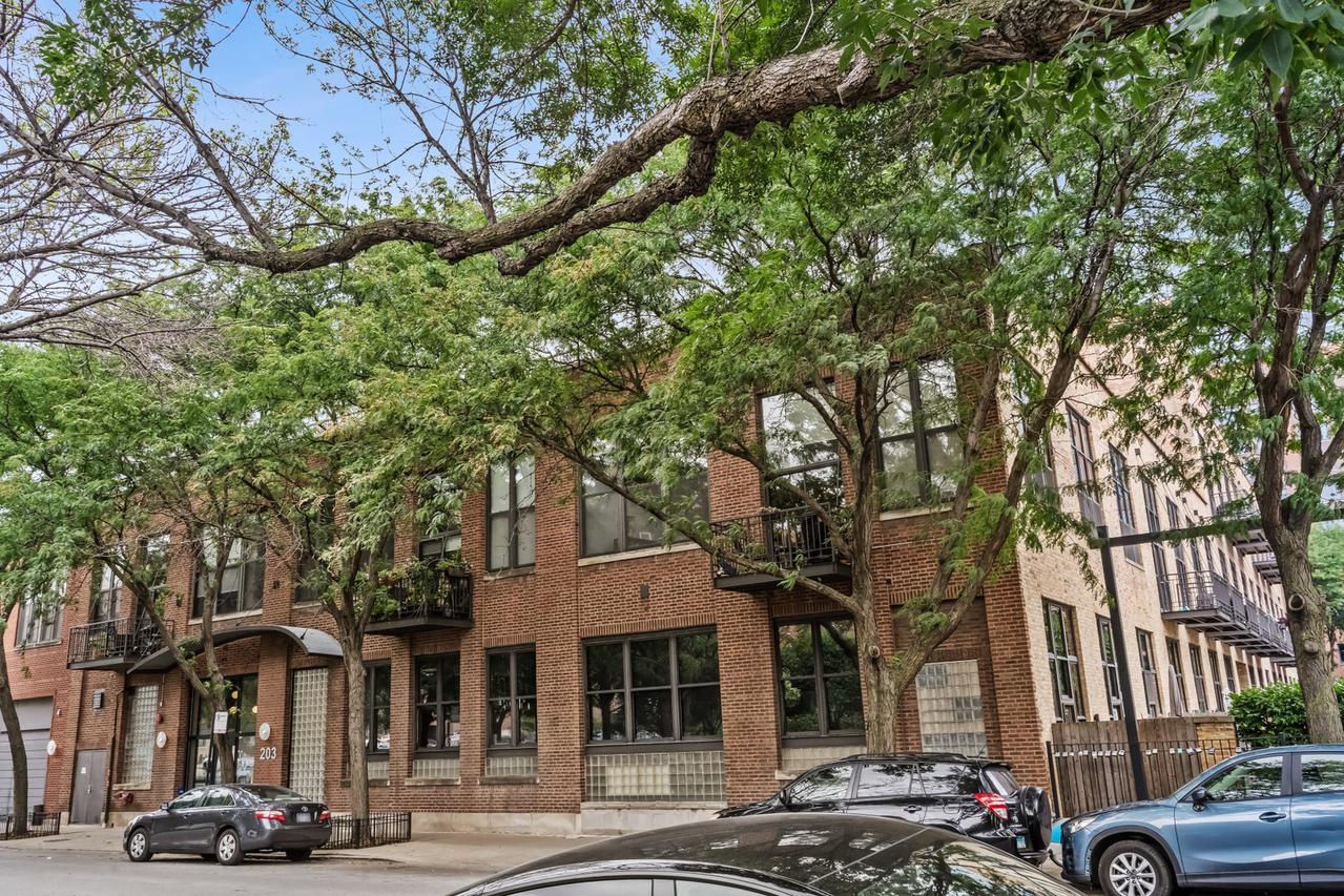 203 S Sangamon St. #110, Chicago, IL 60607