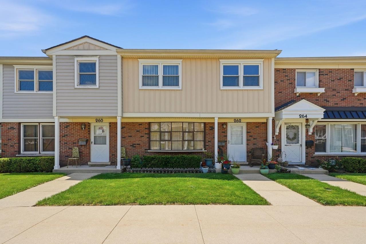 262 Bay St., Wood Dale, IL 60191