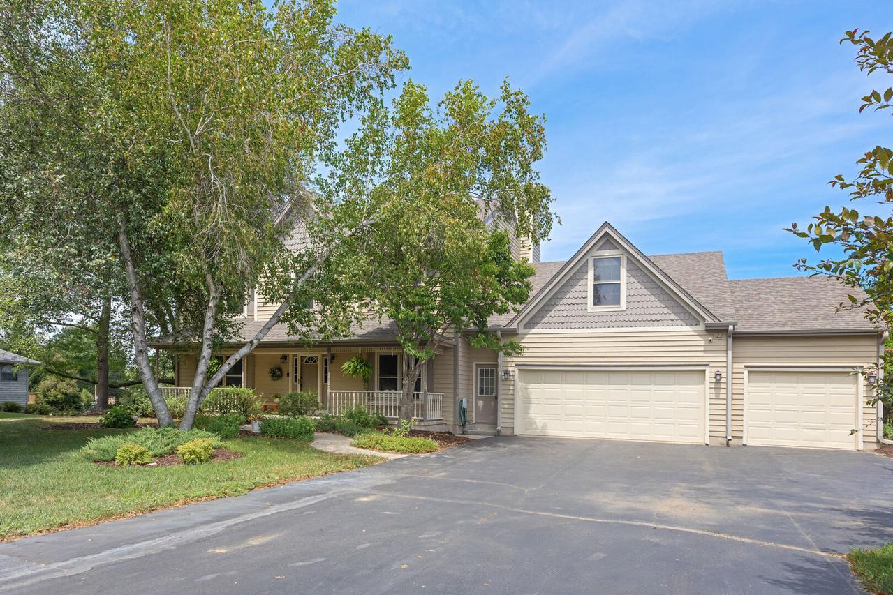 10306 E Branch Rd., Rochelle, IL 61068