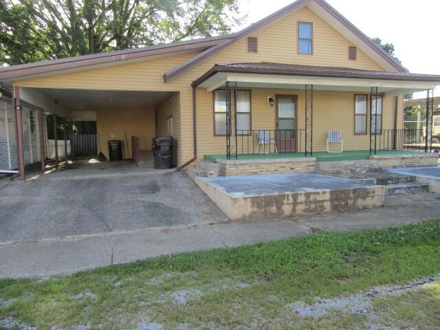 111 N Columbus St., Golconda, IL 62938