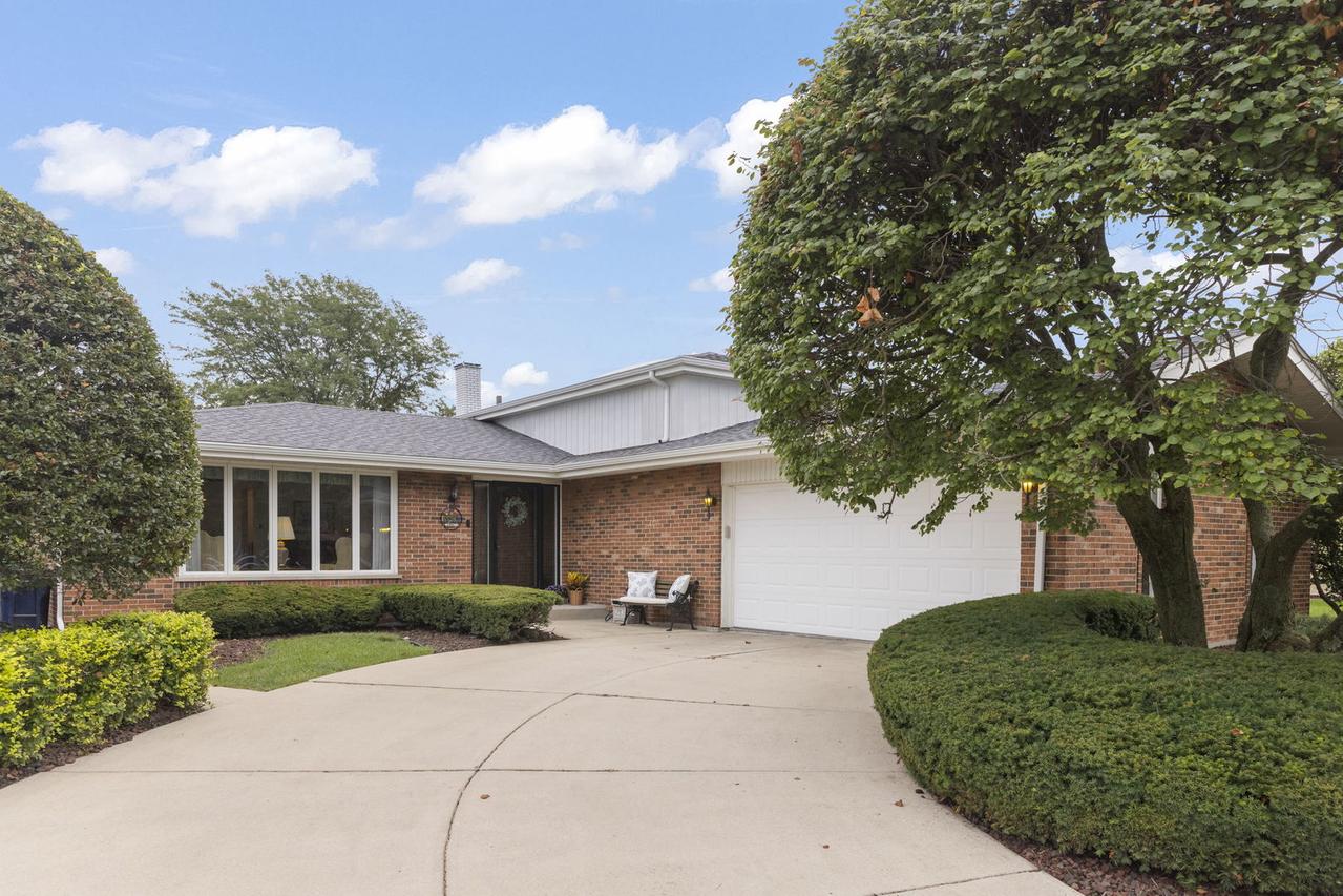 15213 Woodmar Dr., Orland Park, IL 60462