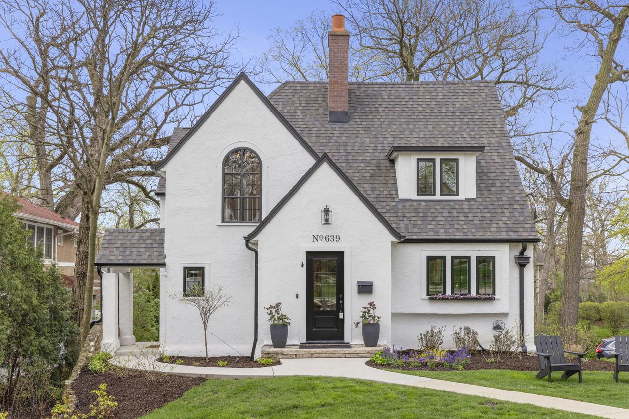 639 N Park Blvd., Glen Ellyn, IL 60137