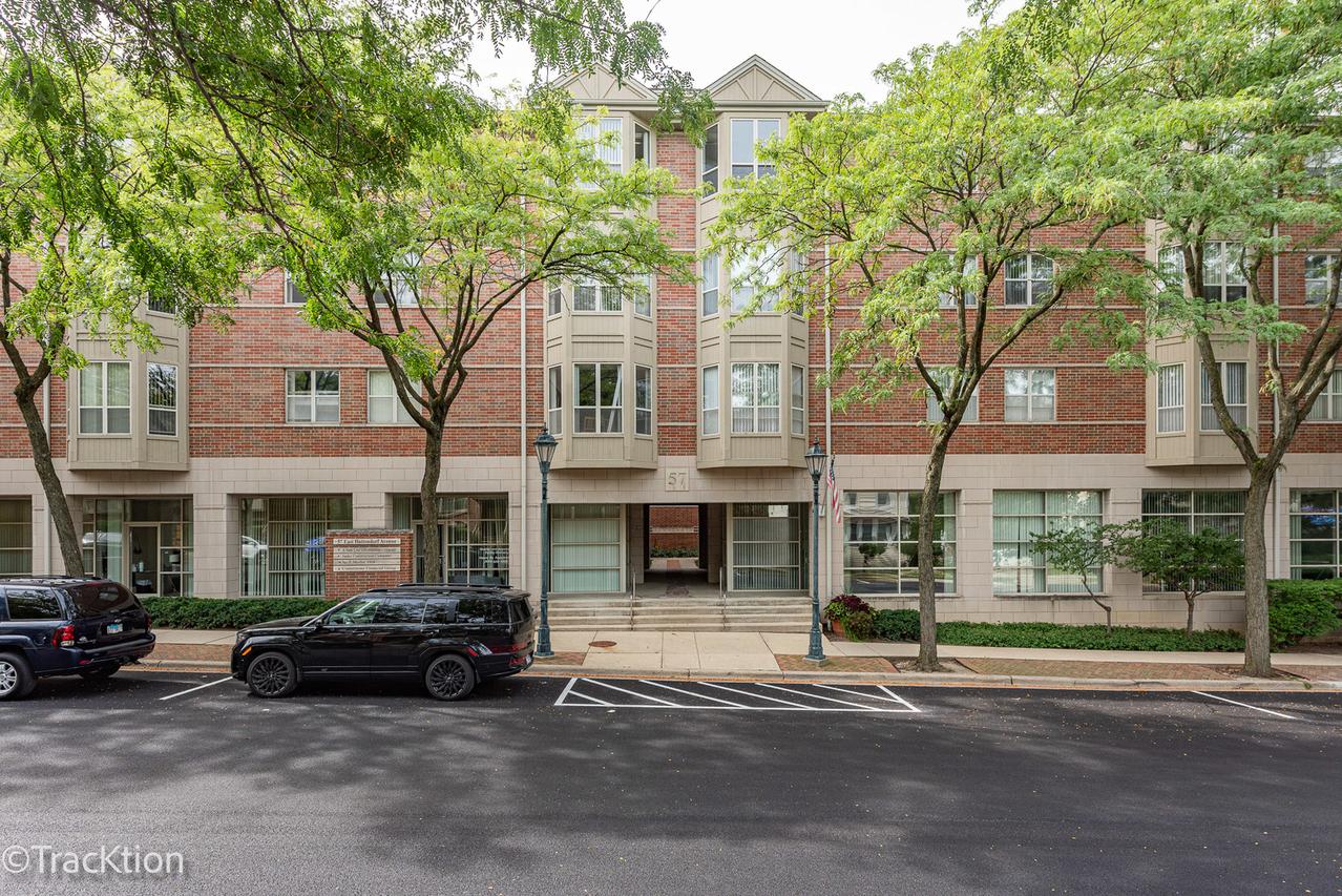 57 E Hattendorf Ave. #210, Roselle, IL 60172