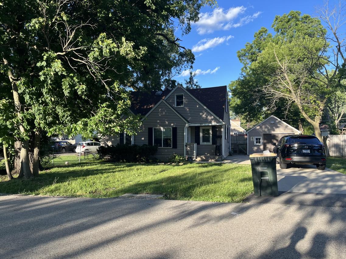 519 Arbor Dr., Round Lake Park, IL 60073