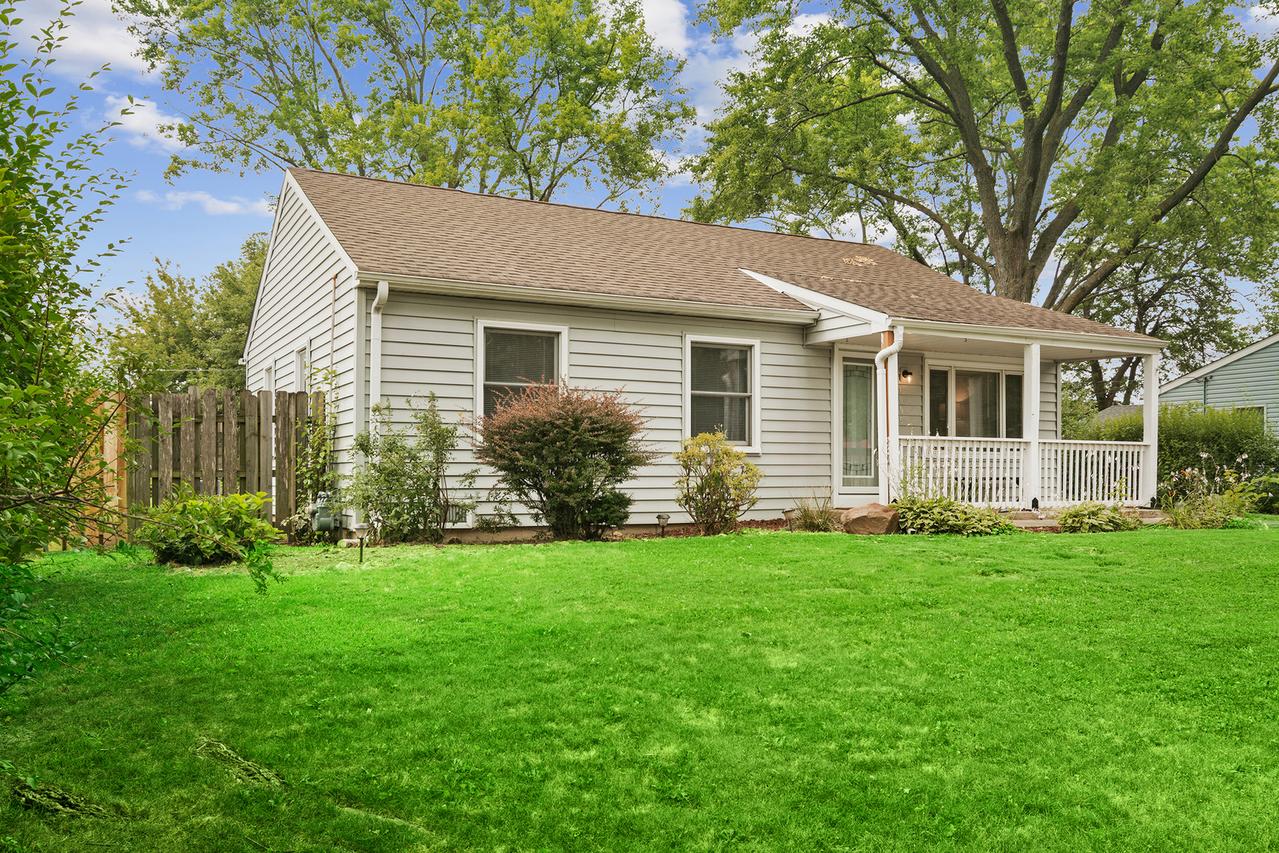 1005 E Lilac Dr., Palatine, IL 60074