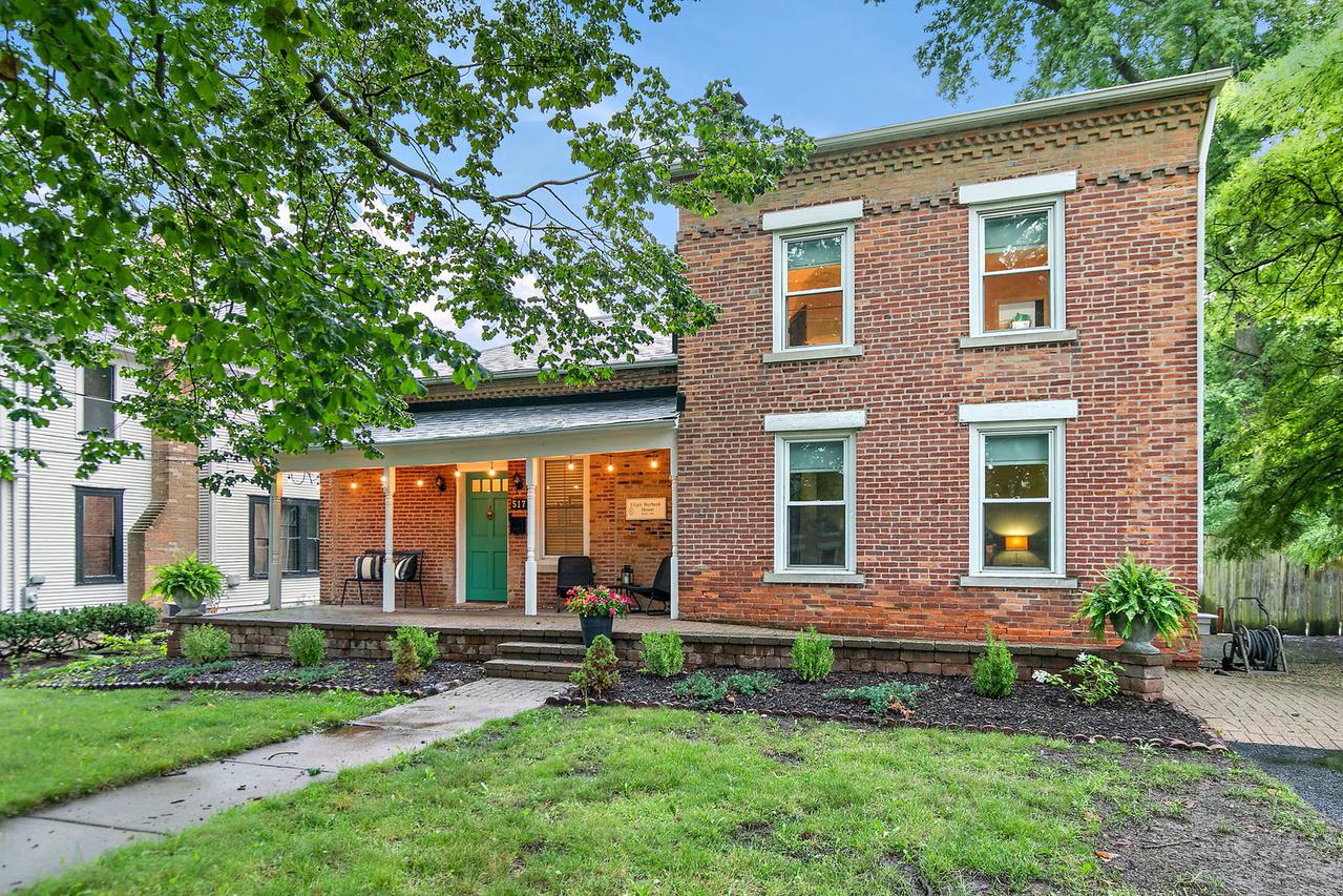 517 Dean St., Woodstock, IL 60098
