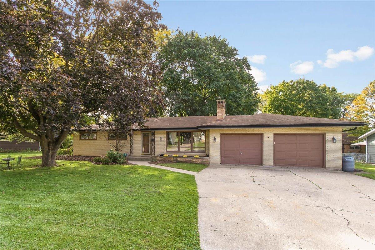 478 1st St., Antioch, IL 60002