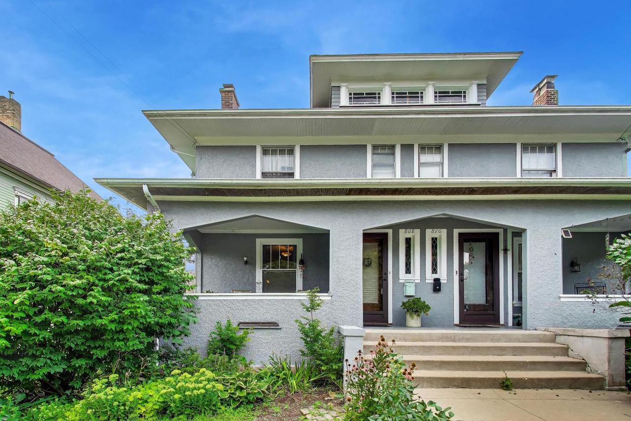 808 N Spring St., Elgin, IL 60120