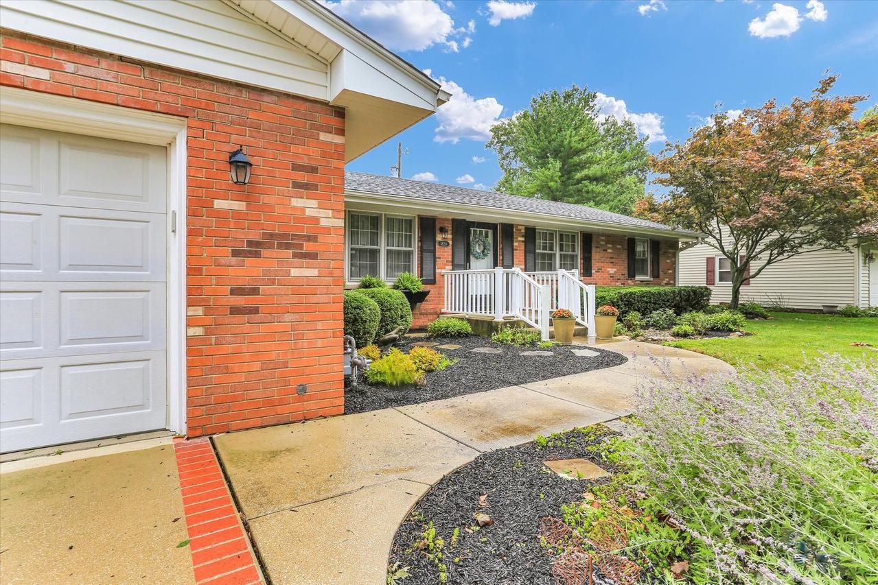 1820 Augusta Dr., Champaign, IL 61821