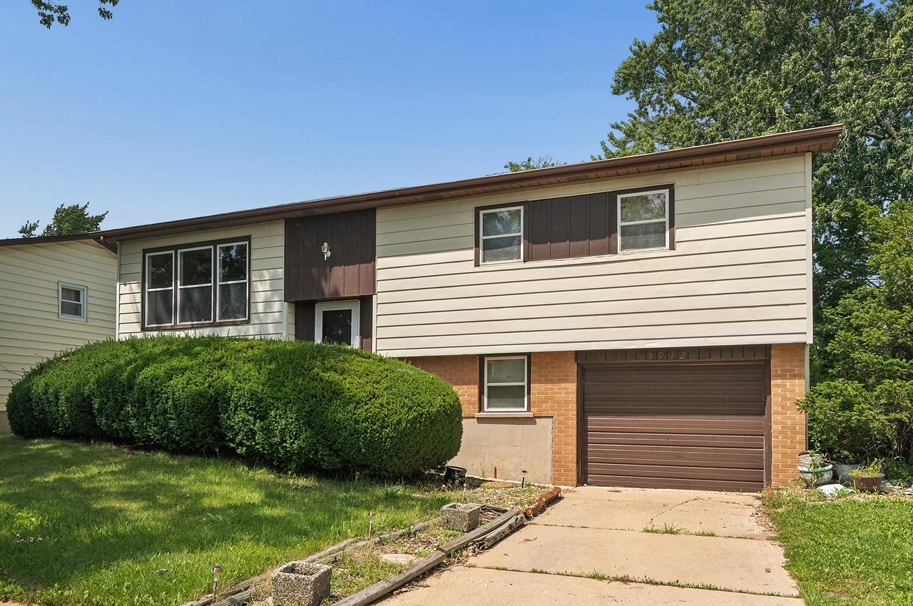 5912 Stuart Ln., Oak Forest, IL 60452